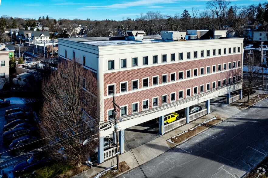 More Photos Of 7 High St, Huntington Office For Lease