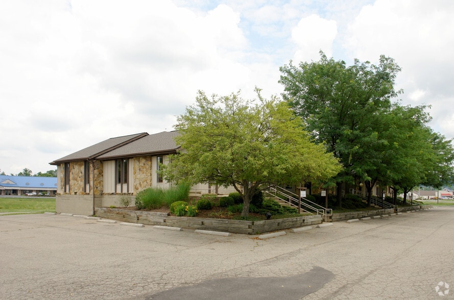 More Photos Of 43 N Plaza Blvd, Chillicothe Office For Lease