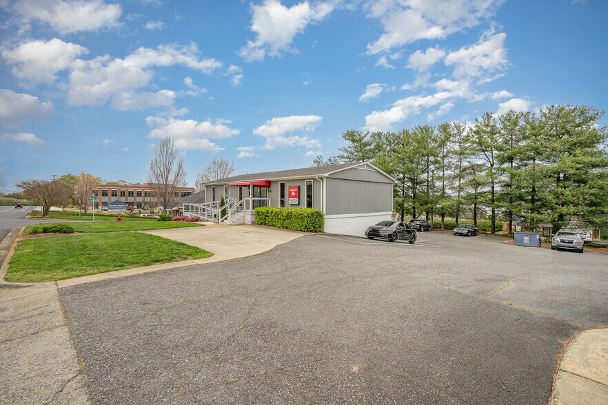 More Photos Of 1752 Country Club Rd, Gastonia Office Residential For Sale