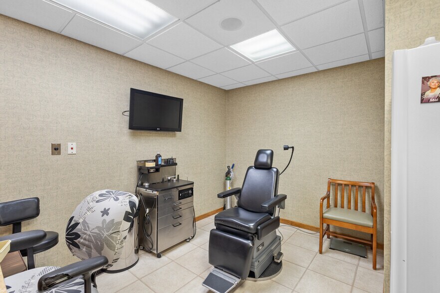 More Photos Of 3850 Glenkerry Ct, Portage Medical For Sale