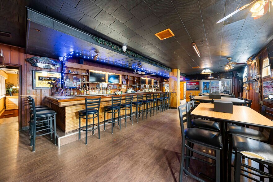More Photos Of 46 Marion St, Port Reading Restaurant For Sale