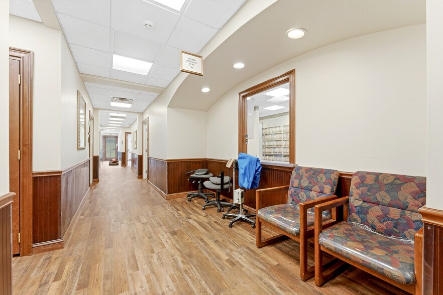 More Photos Of 1703 Locust Ave, Fairmont Medical For Sale