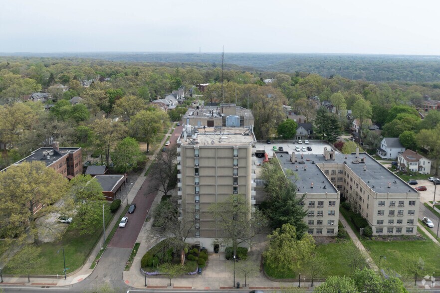 More Photos Of 733 W Market St, Akron Apartments For Lease