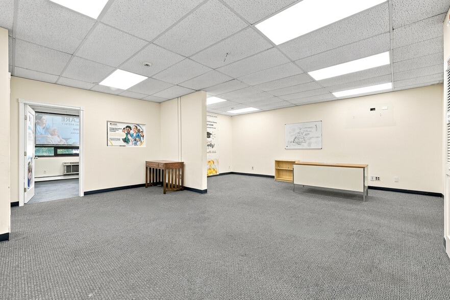 More Photos Of 92 S Central Ave, Hartsdale Storefront Retail Office For Lease