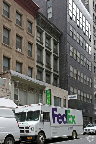 More Photos Of 43 W 39th St, New York Apartments For Lease