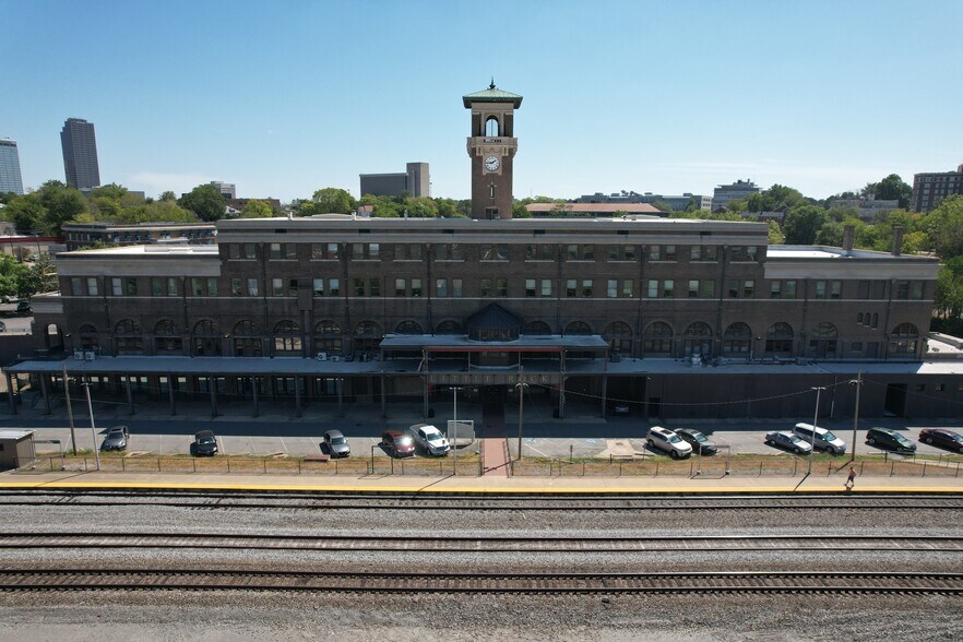 More Photos Of 1400 W Markham, Little Rock Office For Lease