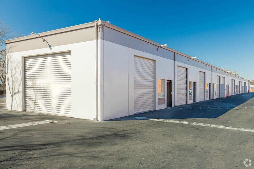 More Photos Of 5710 Auburn Blvd, Sacramento Warehouse For Sale