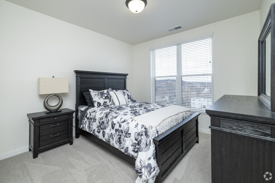 More Photos Of 28 7th St NE, Rochester Apartments For Sale