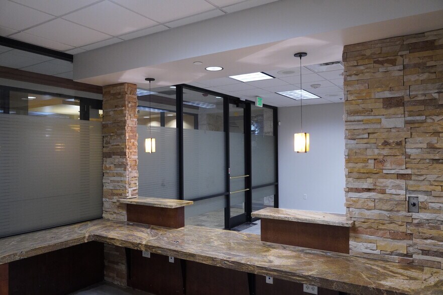 More Photos Of 335 E Sonterra Blvd, San Antonio Medical For Lease