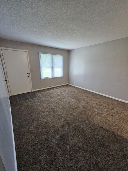 More Photos Of 305 E 25th Street Pl S, Newton Apartments For Sale