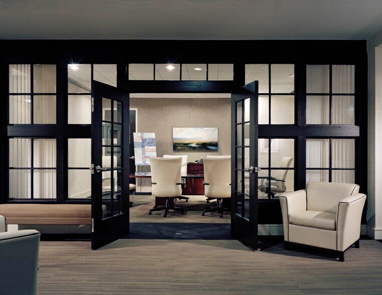 More Photos Of 16 Chestnut St, Foxborough Office For Lease