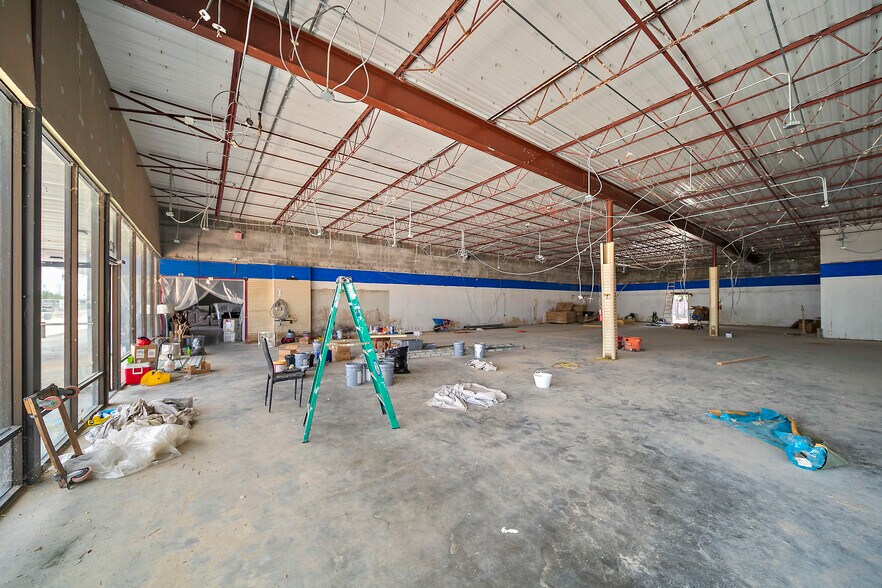 More Photos Of 10200 Almeda Genoa Rd, Houston Unknown For Lease