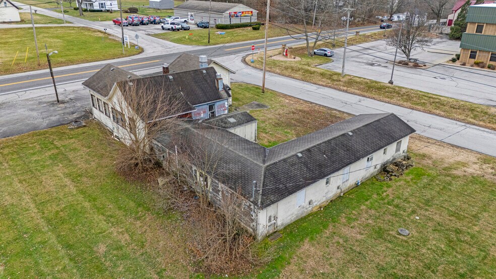 More Photos Of 7200 US-150, Greenville Office For Sale