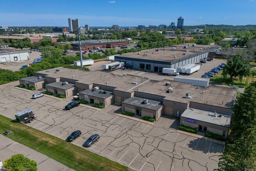 More Photos Of 7479-7491 Cahill Rd, Edina Showroom For Sale
