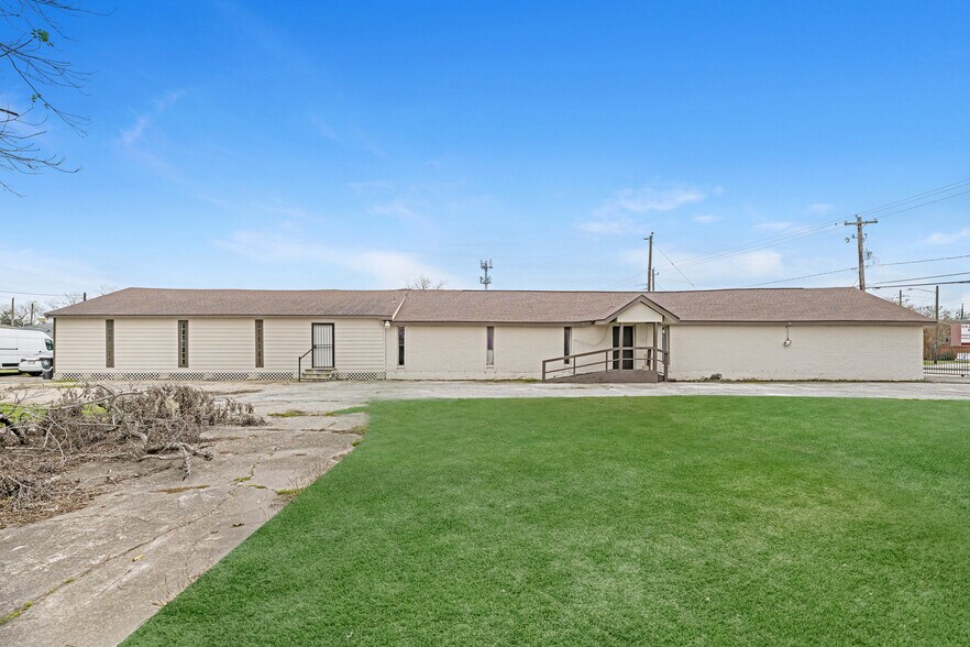 More Photos Of 7512 Lockwood Dr, Houston Specialty For Sale