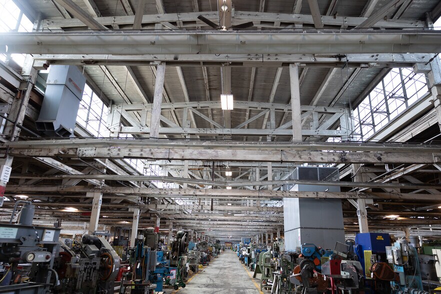 More Photos Of 20001 Euclid Ave, Euclid Warehouse For Lease