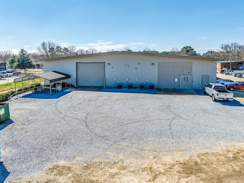 More Photos Of 1028-1030 Lagoon Business Loop, Montgomery Flex For Sale