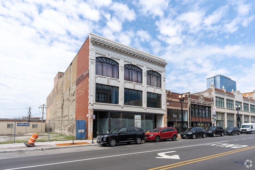 More Photos Of 2246 S Michigan Ave, Chicago Storefront Retail Office For Sale