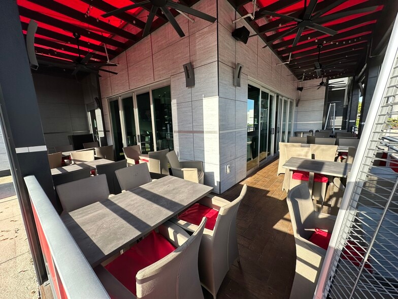 More Photos Of 3936 Tamiami Trl N, Naples Office For Sale