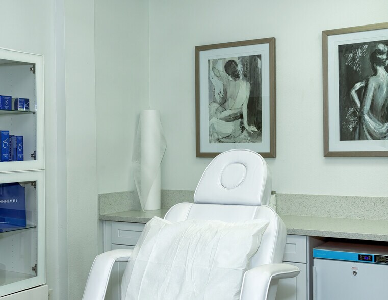 More Photos Of 6094 S Sandhill Rd, Las Vegas Hospital For Lease