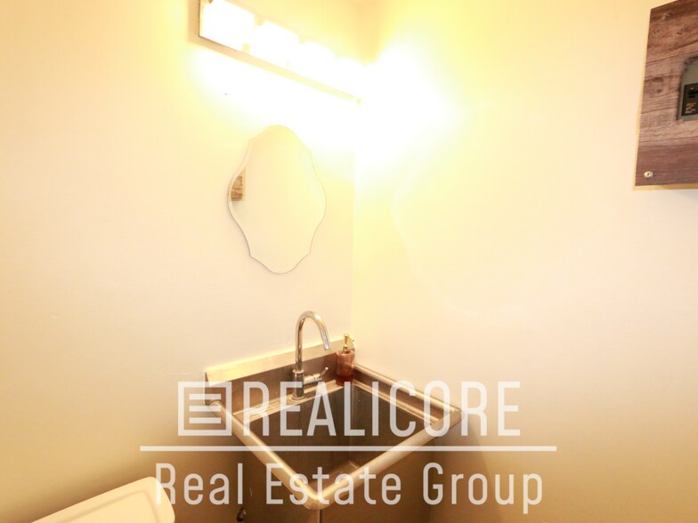 More Photos Of 459 W 4th St, San Bernardino Freestanding For Lease