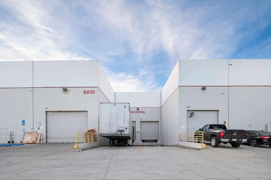 More Photos Of 6935-6947 Atlantic Ave, Long Beach Warehouse For Lease