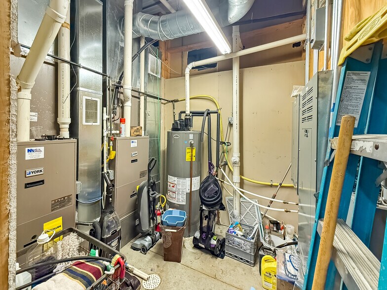 More Photos Of 3408 Clarke St, Norwalk Specialty For Sale