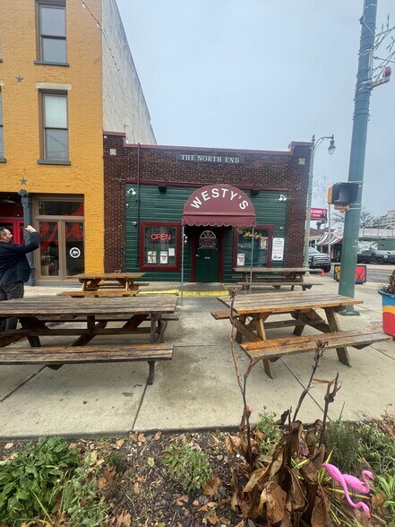 More Photos Of 346 N Main St, Memphis Restaurant For Sale