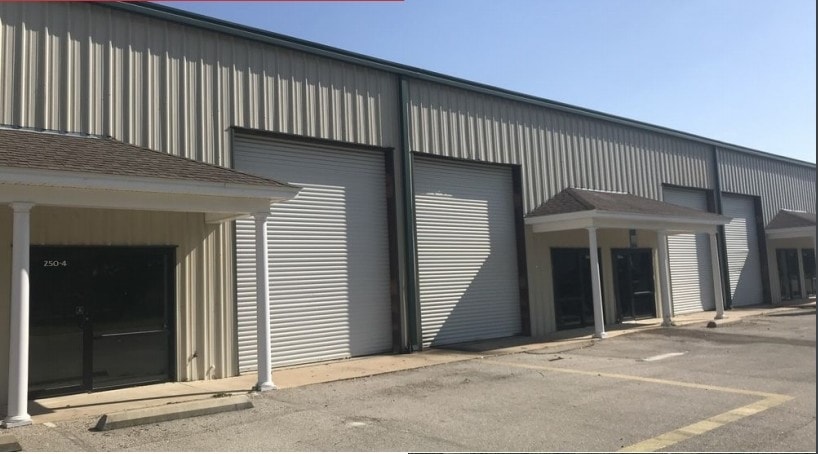 Primary Photo Of 250 Ram Blvd, Midway Warehouse For Lease