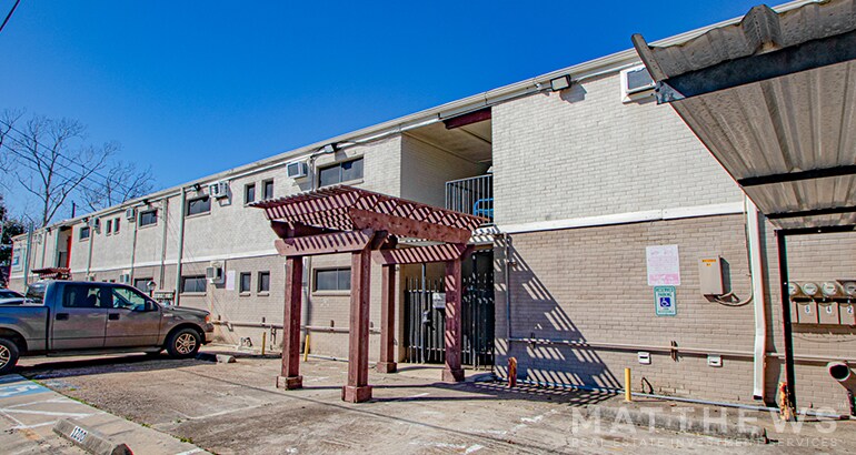 Primary Photo Of 1200 Carolyn Ct, Humble Apartments For Sale