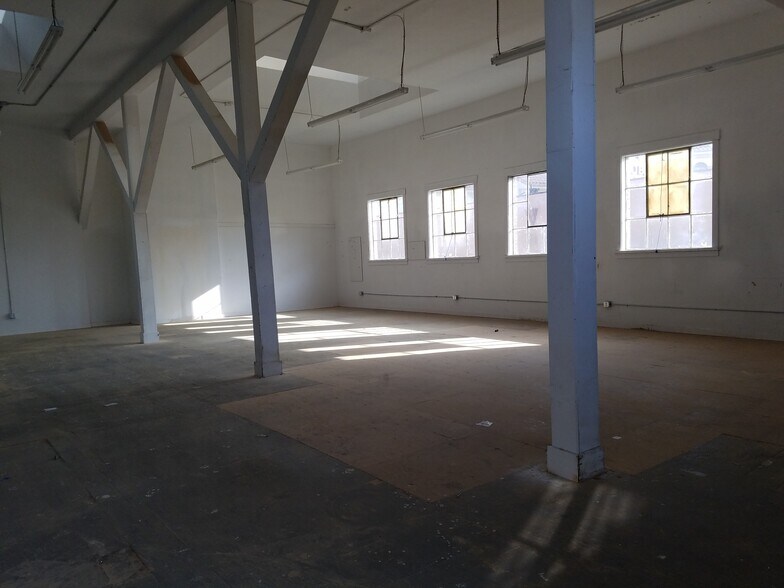 More Photos Of 3407 Slauson Ave, Maywood Warehouse For Lease