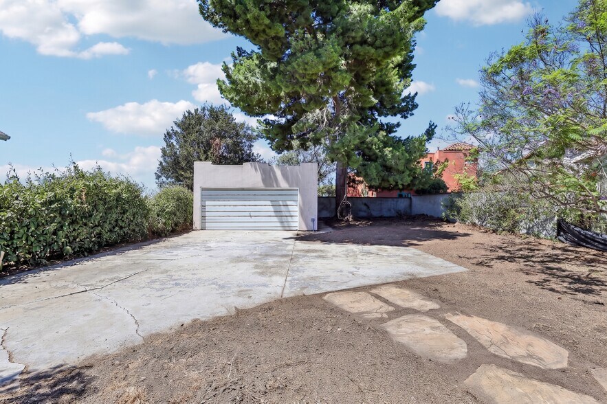 More Photos Of 3378 N Mountain View Dr, San Diego Apartments For Sale