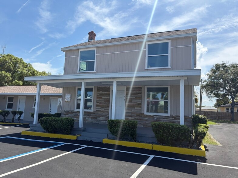 Primary Photo Of 208 Ridgewood Ave, Daytona Beach Hotel For Sale