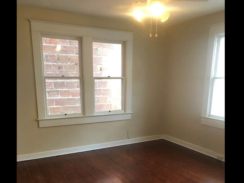 More Photos Of 15-17 E Magnolia Ave, Eustis Office For Lease