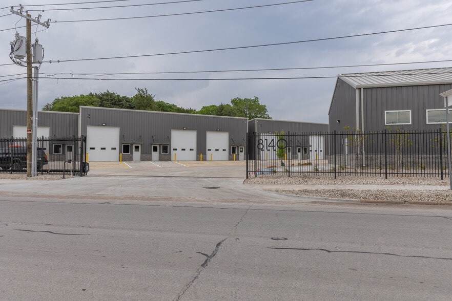 More Photos Of 8140 C F Hawn fwy, Dallas Light Distribution For Lease