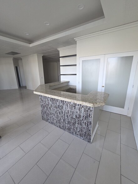 More Photos Of 44143-44147 20th St W, Lancaster Medical For Sale