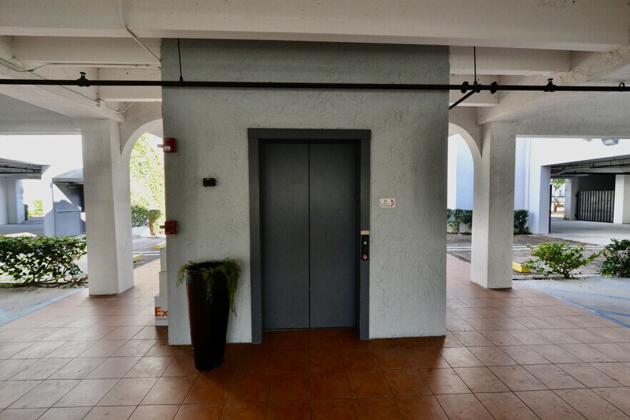 More Photos Of 7374 SW 93rd Ave, Miami Office For Sale