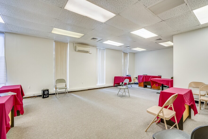 More Photos Of 6314 Windsor Mill Rd, Woodlawn Office For Sale