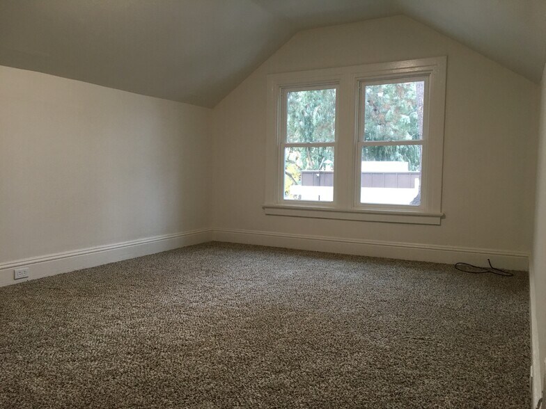 More Photos Of 727-729 Waverley St, Palo Alto Apartments For Sale