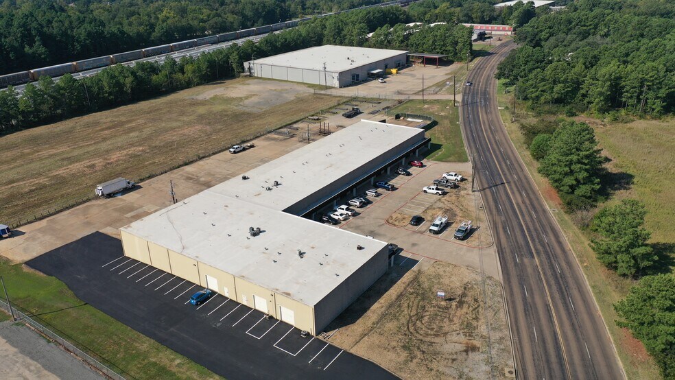 More Photos Of 1612-1630 E Whaley St, Longview Industrial For Sale