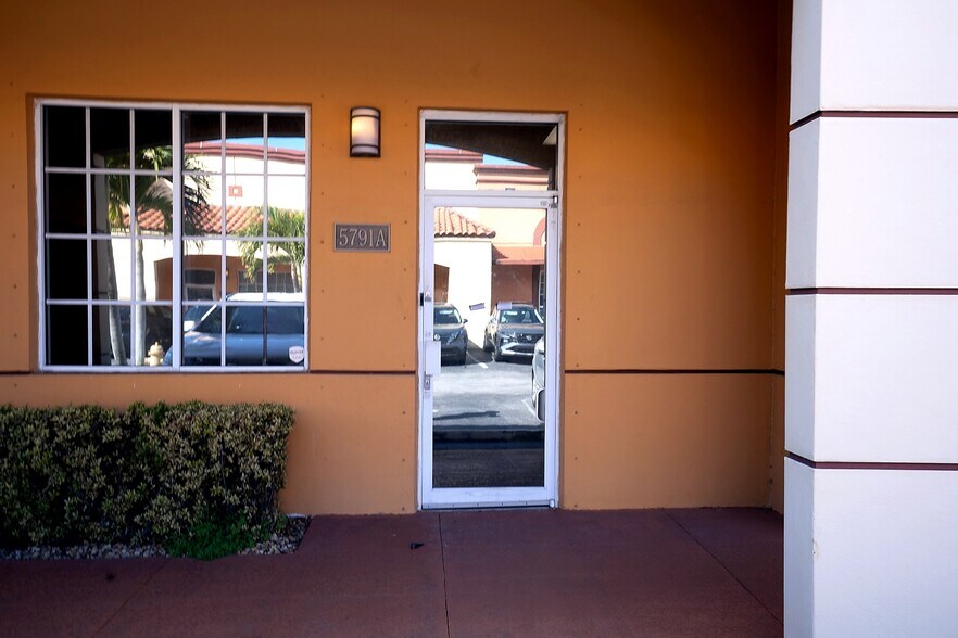 Primary Photo Of 5781B NW 151st St, Miami Lakes Loft Creative Space For Sale