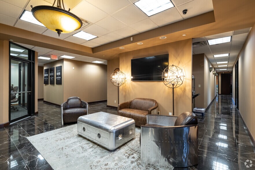 More Photos Of 500 Craig Rd, Manalapan Township Office For Lease