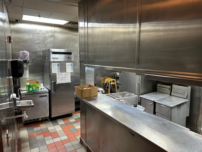 More Photos Of 3228 N Davidson St, Charlotte Restaurant For Lease