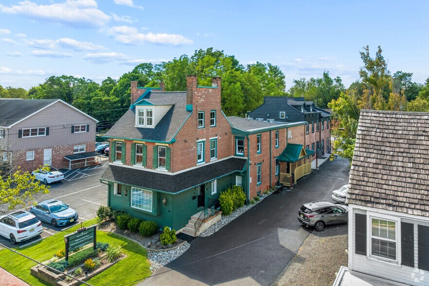 More Photos Of 39 E Main St, Marlton Office Residential For Lease