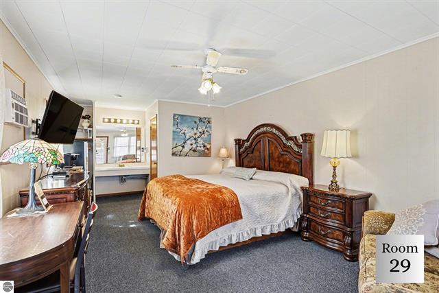 More Photos Of 1100 E Bay St, East Tawas Hotel For Sale