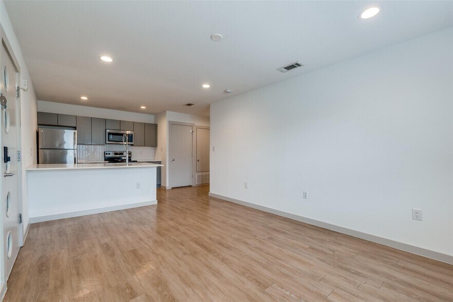 More Photos Of 5520 Gaston Ave, Dallas Apartments For Sale