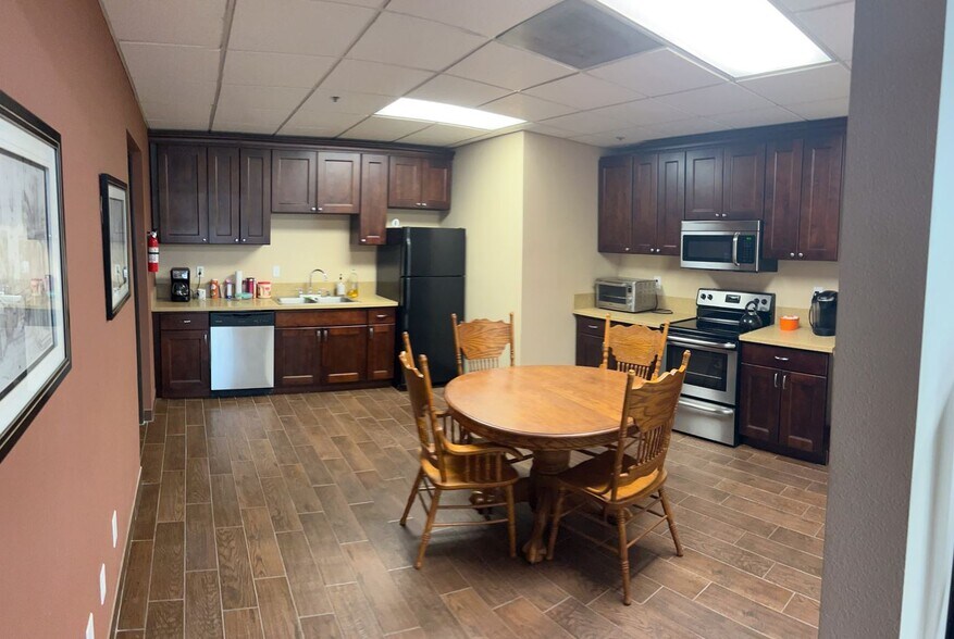 More Photos Of 25217 Anza Dr, Valencia Distribution For Sale