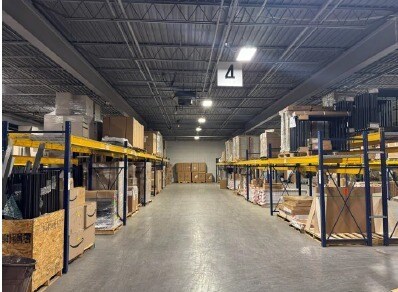 More Photos Of 1535 S 101st St, West Allis Manufacturing For Lease