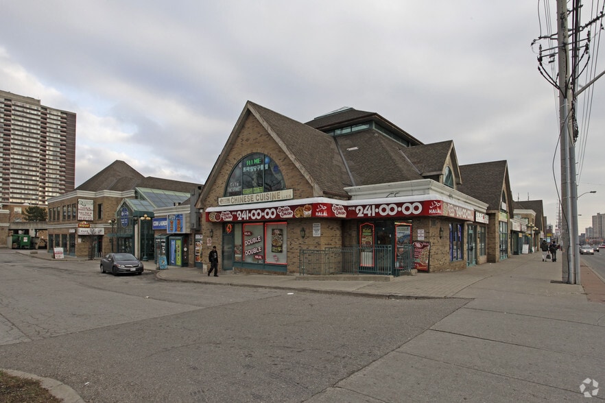 More Photos Of 3085-3105 Hurontario St, Mississauga General Retail For Lease