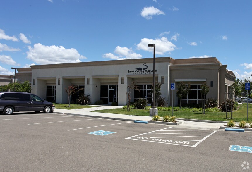More Photos Of 1610 W Yosemite Ave, Manteca Medical For Lease